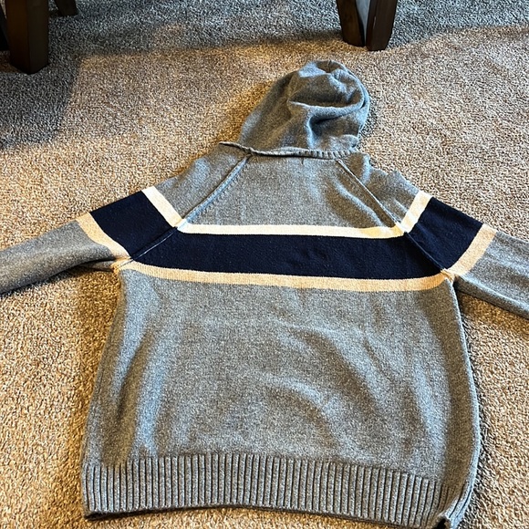 Excellent preowned condition, only were once. Made by Goodfellow in a size large - Picture 6 of 7